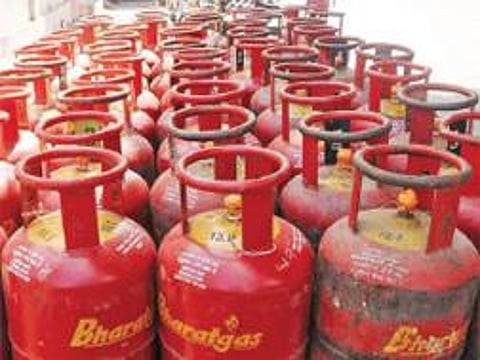 சமையல் எரிவாயு சிலிண்டர் விலை ரூ.50 உயர்வு