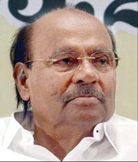 தனியார் ஆய்வகத்தில் கரோனா பரிசோதனை கட்டணத்தை ரூ.800 ஆக அரசு குறைக்க வேண்டும் பாமக நிறுவனர் ராமதாஸ் வலியுறுத்தல்