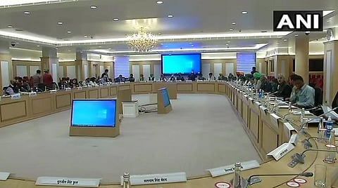 விவசாயிகள் மத்திய அரசுக்கும் இடையே நேற்று 4-வது சுற்றுப் பேச்சு நடந்த காட்சி : படம் ஏஎன்ஐ