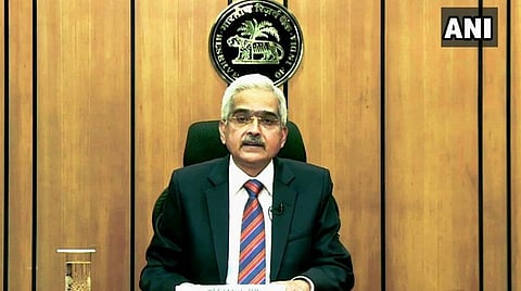 ரிசர்வ் வங்கி ஆளுநர் சக்தி காந்ததாஸ் நிதிக்கொள்கை அறிவிப்புகளை வெளியிட்ட காட்சி: படம் | ஏஎன்ஐ.