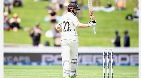 இரட்டைச் சதம் அடித்த மகிழ்ச்சியில் வில்லியம்ஸன்: படம் உதவி | ட்விட்டர்.