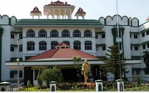 தனியார் மருத்துவக் கல்லூரி கல்வி கட்டணத்தில் தலையிட முடியாது: வழக்கை முடித்து நீதிமன்றம் உத்தரவு