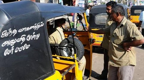 ஷேர் ஆட்டோக்களில் 10 நபர்களுக்கு மேல் பயணம் செய்யும்போது விபத்து ஏற்பட்டால் நிவாரணம் கிடையாது: உயர் நீதிமன்ற மதுரைக் கிளை