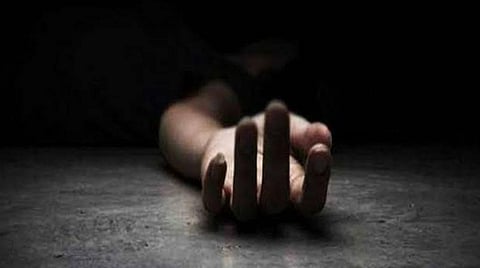 சேலத்தில் இரண்டு மகன்களைக் கொன்று தம்பதி தற்கொலை: மூத்த மகன் இறந்த மீளாத் துயரால் விபரீத முடிவு