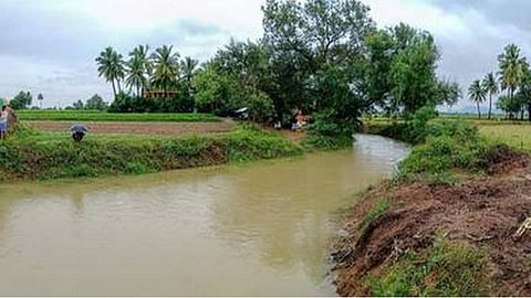 நீர் ஆதாரங்களை பாழ்படுத்துவோர் மீது குண்டர் சட்டம்: சட்டத் திருத்தம் கொண்டு வர உயர் நீதிமன்றம் பரிந்துரை