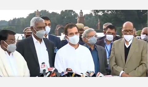 விவசாயிகளை தற்கொலைக்கு தூண்டும் மூன்று வேளாண் சட்டங்களை திரும்ப பெற வேண்டும்: குடியரசுத்தலைவரிடம் திமுக வலியுறுத்தல்