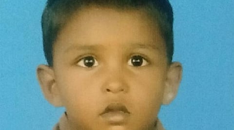 சிவகங்கையில் முதல்வர் நிகழ்ச்சிக்கு பெற்றோர் சென்றுவிட எதிர்பாராமல் விபத்தில் இறந்த 4 வயது குழந்தை: நிவாரணம் கோரி முறையீடு