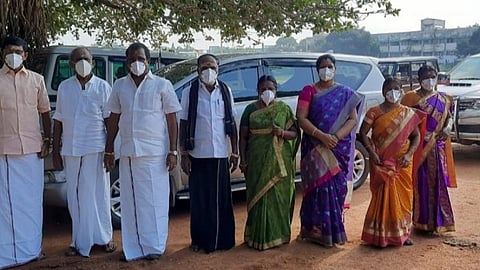 அதிமுக கவுன்சிலர்கள்