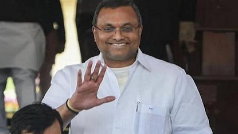 சசிகலா விடுதலைக்குப்பின் அதிமுக அவர் வசம் செல்லும்: கார்த்தி சிதம்பரம் ஆரூடம்