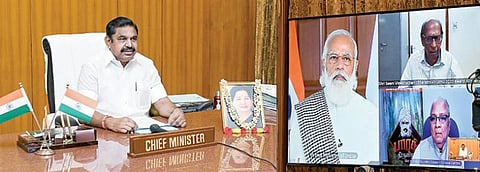 பாரதியார் பிறந்தநாளை முன்னிட்டு வானவில் பண்பாட்டு மையம் நடத்தும் பன்னாடு பாரதி திருவிழாவில், பிரதமர் நரேந்திர மோடி நேற்று காணொலிக் காட்சி மூலமாக கலந்து கொண்டு, சீனி விஸ்வநாதனுக்கு பாரதி விருதை வழங்கி கவுரவித்தார். இவ்விழாவில், சென்னை தலைமைச் செயலகத்தில் இருந்து முதல்வர் பழனிசாமி காணொலிக் காட்சி மூலமாக கலந்துகொண்டு உரையாற்றினார்.