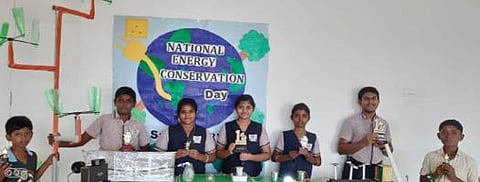 அடைக்கலப்பட்டணம் எஸ்எம்ஏ பள்ளி சார்பில் ஆற்றல் மாற்று தின விழா கொண்டாடப்பட்டது.