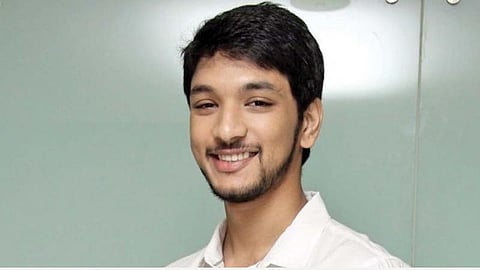 கவுதம் கார்த்திக்கின் செல்போனை பறித்த 2 சிறார்கள் கைது