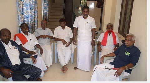 ஆலோசனை கூட்டத்தில் தமிழ்நாடு விவசாயிகள் சங்க மாநில செயலாளர் சாமி.நடராஜன் பேசுகிறார்.