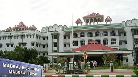 தமிழகத்தில் சமையல் எண்ணெய் பேக்கிங் செய்யாமல் விற்க தடை: உயர் நீதிமன்றம் அதிரடி உத்தரவு