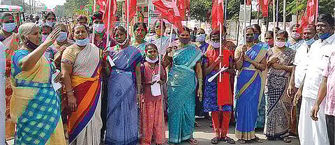 திருக்குமரன் நகர், வள்ளலார் நகரில் அடிப்படை வசதிகள் கோரி ஆர்ப்பாட்டம்