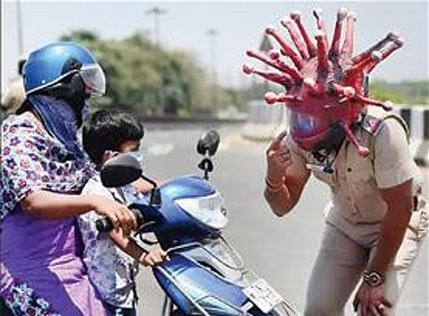 உலகை கலக்கிய கரோனா வைரல்கள்