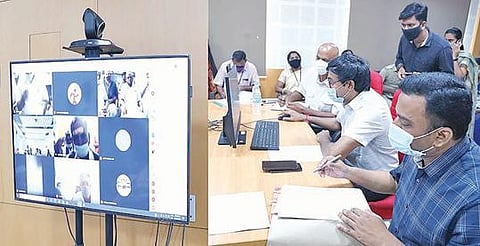 அமராவதி சர்க்கரை ஆலை நிர்வாகம் ரூ.5.75 கோடி பாக்கி திருப்பூரில் நடைபெற்ற குறைதீர் கூட்டத்தில் கரும்பு விவசாயிகள் புகார்