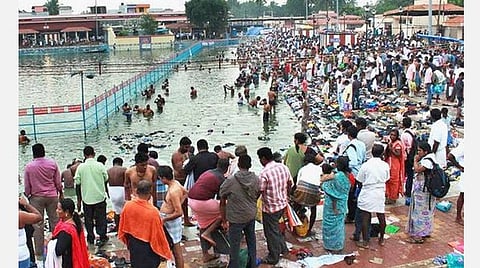 திருநள்ளாறு சனிப்பெயர்ச்சி விழா: பக்தர்களை அனுமதிக்க உயர் நீதிமன்றம் உத்தரவு