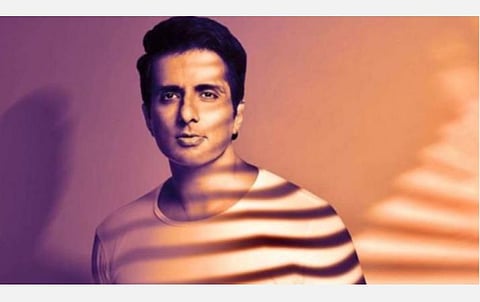 என்னை பற்றிய புத்தகம் வெளியாகும் என்று நினைத்துப் பார்க்கவில்லை- சோனு சூட் பகிர்வு