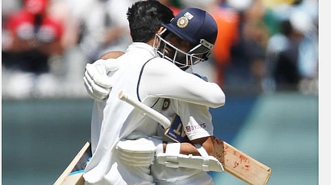 வெற்றி பெற்ற மகிழ்ச்சியில் கேப்டன் ரஹானே: படம் உதவி | ட்விட்டர்.