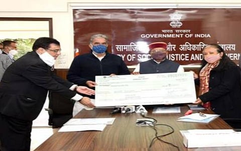 பிரதமரின் நிவாரண நிதிக்கு ரூ. 75 லட்சம்: இந்திய செயற்கை மூட்டுக் கருவிகள் உற்பத்தி நிறுவனம் வழங்கியது