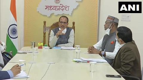 மத்திய பிரதேசத்தில் பறவைக்காய்ச்சல்; சிவராஜ் சிங் சவுகான் ஆய்வு