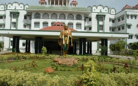 சாத்தான்குளம் இரட்டைக் கொலையில் கைதான தலைமைக் காவலர் இடைக்கால ஜாமீன் கேட்டு மனு: சிபிஐ பதிலளிக்க உத்தரவு