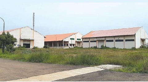 சிவகங்கை அருகே முத்துப்பட்டியில் பயன்பாட்டுக்கு வராத மத்திய நறுமணப் பூங்கா.