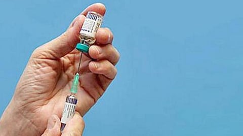 முதல் தடுப்பூசியை போட்டுக் கொள்கிறேன்: தெலங்கானா சுகாதார அமைச்சர் தகவல்