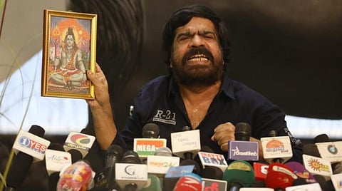 பல பேர் முகமூடி போட்டுக்கொண்டு துரோகம் செய்கிறார்கள்: டி.ஆர் கண்ணீர்