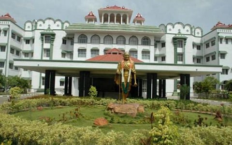 அறநிலையத்துறை கூடுதல் ஆணையராக ஐஏஎஸ் அதிகாரியை நியமித்ததை எதிர்த்த வழக்கு தள்ளுபடி