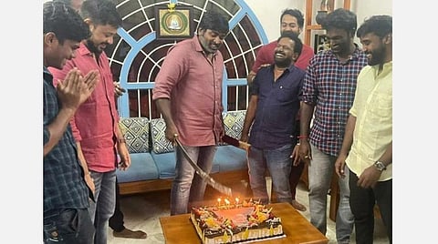 பிறந்த நாள் கொண்டாட்டத்தால் உருவான சர்ச்சை: விஜய் சேதுபதி வருத்தம்