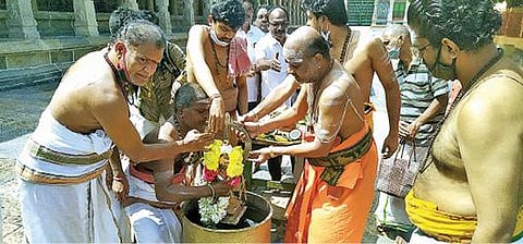 தி.மலை அண்ணாமலையார் கோயிலில் நேற்று தீர்த்தவாரி நடைபெற்றது.