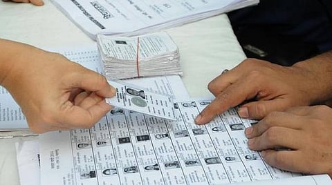 நாளை இறுதி வாக்காளர் பட்டியல் வெளியீடு: இறுதிகட்ட பணிகளில் தேர்தல் துறை தீவிரம்