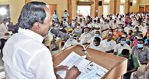 கோபியில் நடைபெறவுள்ள தனியார் வேலைவாய்ப்பு முகாம் குறித்த ஆலோசனைக் கூட்டத்தில் பள்ளிக்கல்வித்துறை அமைச்சர் கே.ஏ.செங்கோட்டையன் பேசினார்.