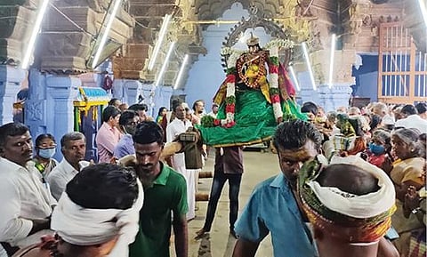 திருநெல்வேலி நெல்லையப்பர் கோயில் தைப்பூசத் திருவிழாவில் சவுந்தர சபா மண்டபத்தில் நடராஜர் திருநடனக் காட்சி நடைபெற்றது. படம்: மு.லெட்சுமி அருண்