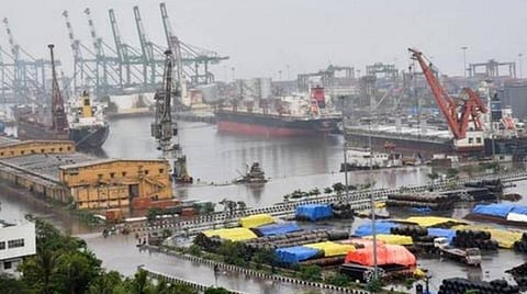 மத்திய பட்ஜெட் 2021: பொதுத்துறை- தனியார் பங்களிப்பில் பெரிய துறைமுகங்களை இயக்க நடவடிக்கை