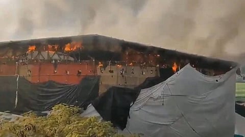 பிரபாஸின் 'ஆதிபுருஷ்' படப்பிடிப்பு தளத்தில் தீ விபத்து