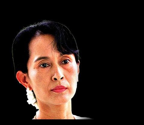 மியான்மர்: பின்னோக்கிச் சுழலும் ஜனநாயகம்