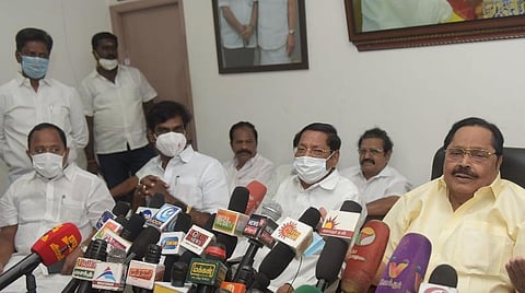 செய்தியாளர்கள் சந்திப்பில் துரைமுருகன்.