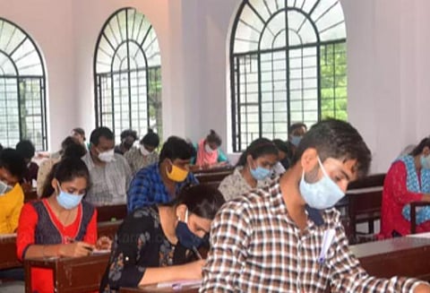 கரோனாவால் யூபிஎஸ்சி தேர்வை எழுதாமல் தவறவிட்டவர்களுக்கு மேலும் ஒரு வாய்ப்பு: உச்ச நீதிமன்றத்தில் மத்திய அரசு தகவல்