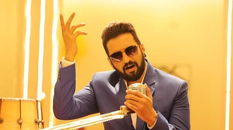 முதல் பார்வை: பாரிஸ் ஜெயராஜ்