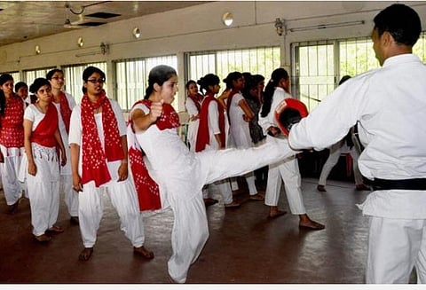 சிக்கிமில் அரசுப் பள்ளி மாணவிகளுக்கு இலவச தற்காப்புப் பயிற்சி