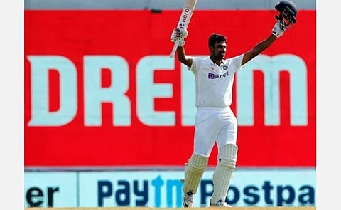 அஸ்வின் சதம்: நெட்டிசன்கள் வாழ்த்து