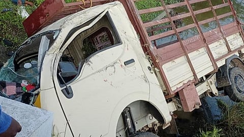 தூத்துக்குடி அருகே சரக்கு வாகனம் கவிழ்ந்து விபத்து: 5 பெண்கள் பலி