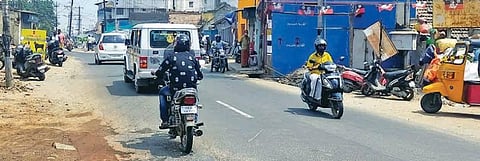 கோவை செல்வசிந்தாமணி குளம் முதல் சிவாலயா சந்திப்பு வரையில் 10 ஆண்டுகளாக தாமதமாகும் 4 வழிச்சாலை பணி: விரைவில் பணிகள் தொடங்கும் என நெடுஞ்சாலைத் துறையினர் தகவல்