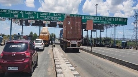 விருதுநகர் - கன்னியாகுமரி நான்கு வழிச்சாலை புதிய தார்ச் சாலை அமைக்கும் பணிகள் அக்டோபர் 2021-க்குள் முடிவடையும்: தகவல் அறியும் உரிமைச் சட்டத்தில் தகவல்.