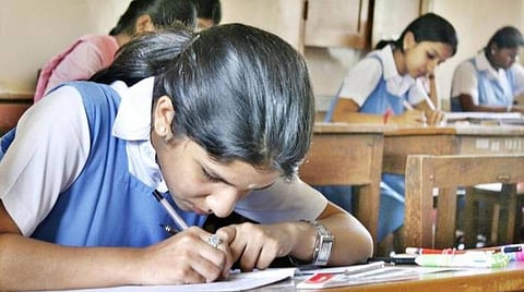 பொதுத் தேர்வுக்கான அவசர அறிவிப்பு எல்லோரையும் அலைக்கழிக்கும்