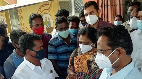 குறைகளை கேட்டறிந்த தமிழிசை.