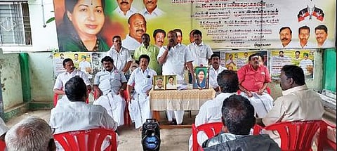 சிதம்பரம் சட்டமன்ற அதிமுக செயல்வீரர்கள் கூட்டத்தில் ஏம்எல்ஏ பாண்டியன் பேசினார்.